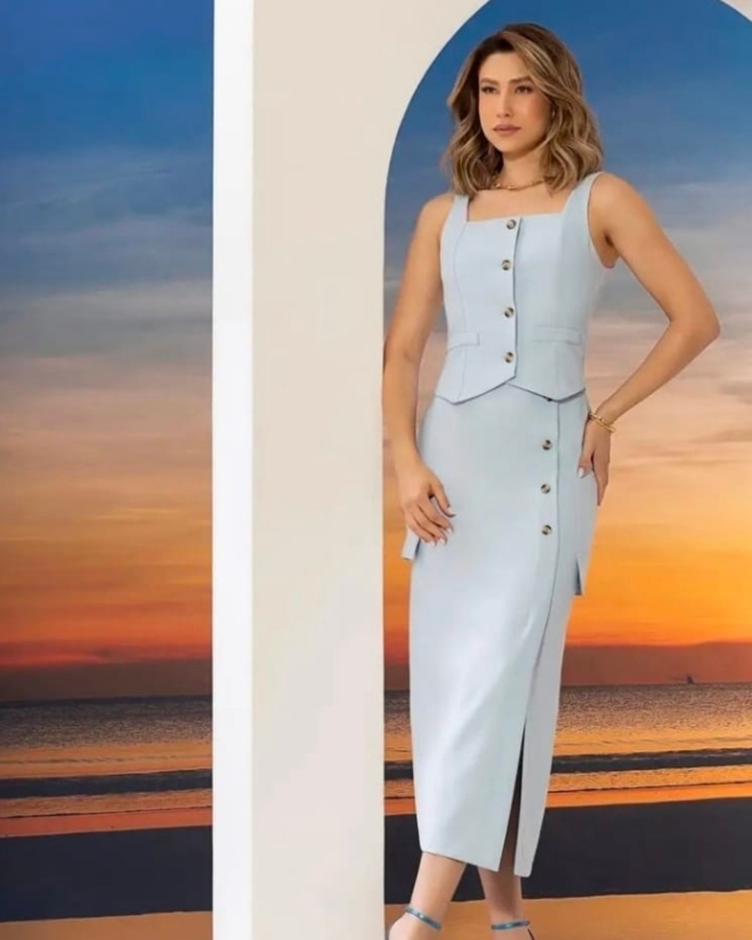 Conjunto Alfaiataria Saia e Top com Botões