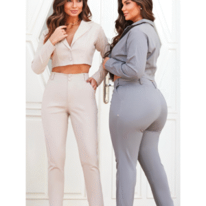 Conjunto de Calça com Mini Blazer em Sarja