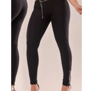 Calça Montaria com Detalhes de Corrente na Cintura